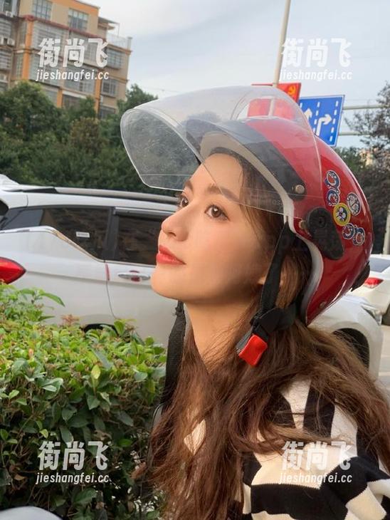 17c吃瓜 在“17c吃瓜”app上晃荡,感觉自己真的是老阿姨了……