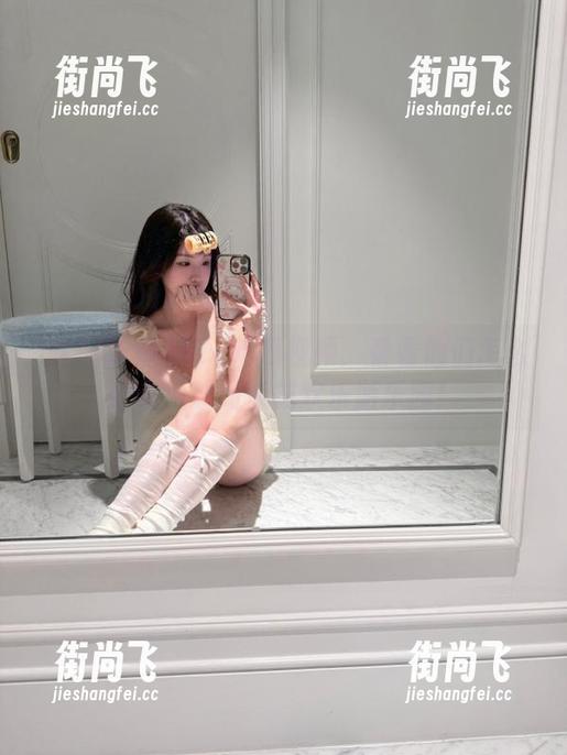 17c吃瓜视频：看看他们怎么把吃瓜球场变成欢乐游乐园！