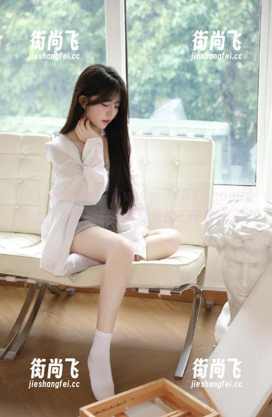 在www.718sx.com网页上，每个瓜都像负能量的KW友好了…
