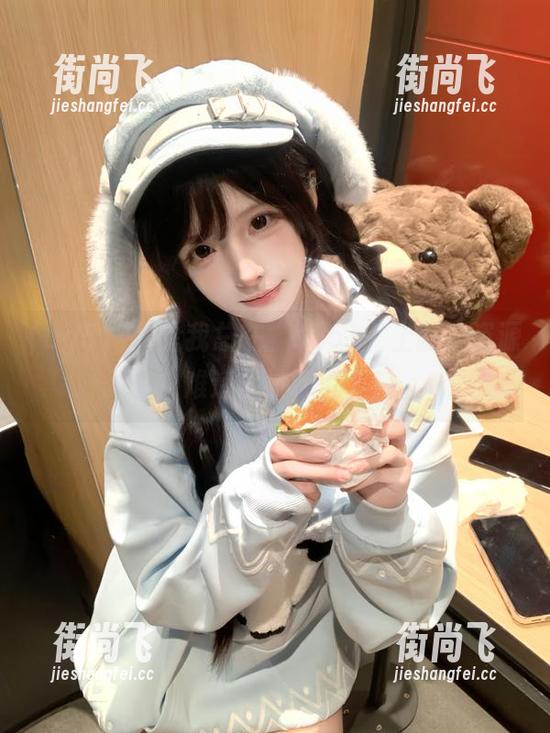 cg51 为啥我总在“cg51”上翻找资源,难道是被吸引了?