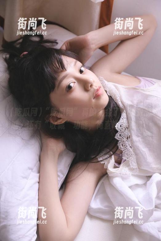 吃瓜网 “吃瓜网”真的太会了:免费的瓜,还有“收藏”功能,简直喂饱了我!