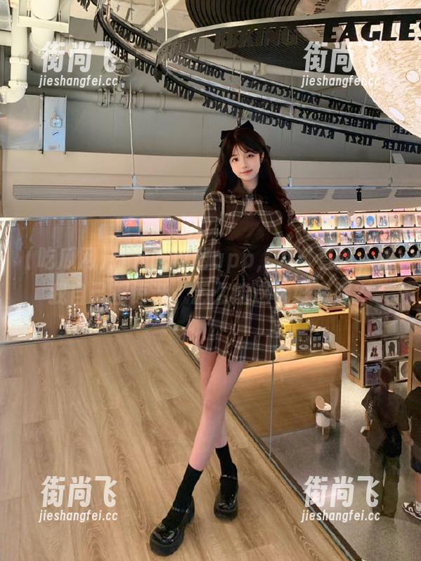 打开吃瓜网app，八卦直达，连我自己都惊讶，怎么能这么好奇呢？