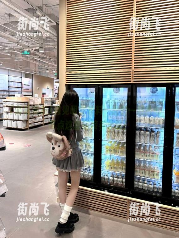 遇见明星黑料，我们一起扎心，再点这里链接看个够！