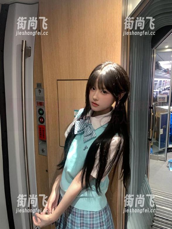 黑料社区 最新黑料社区在线:爆料不停,瓜不停,别说我是坏人!