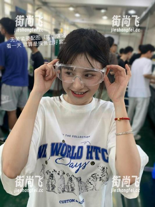 黑料福利 “黑料福利”网页一打开,才知道瓜有多甜、黑暗有多深